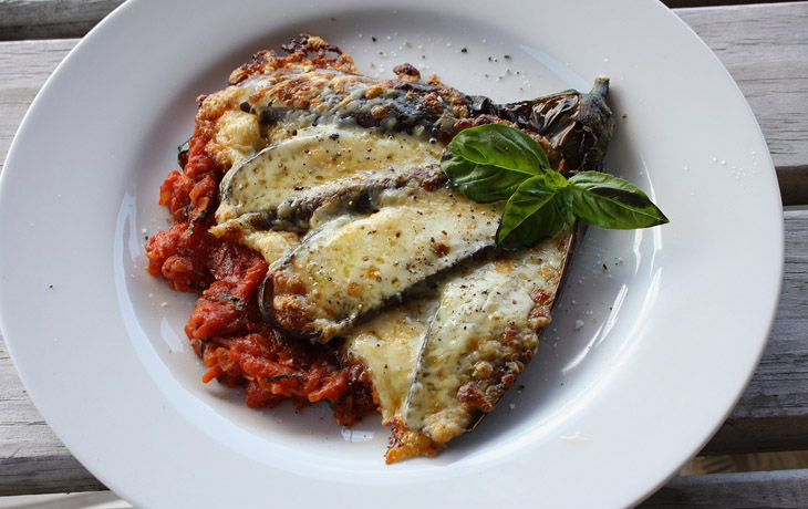 Aubergine überbacken mit Tomaten